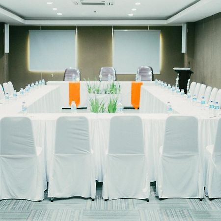 Alpha Hotel Pekanbaru Exterior photo