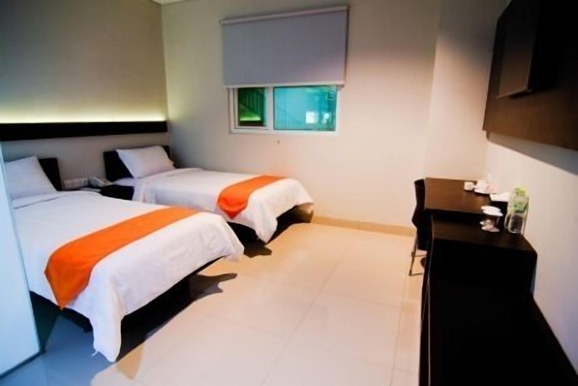 Alpha Hotel Pekanbaru Exterior photo